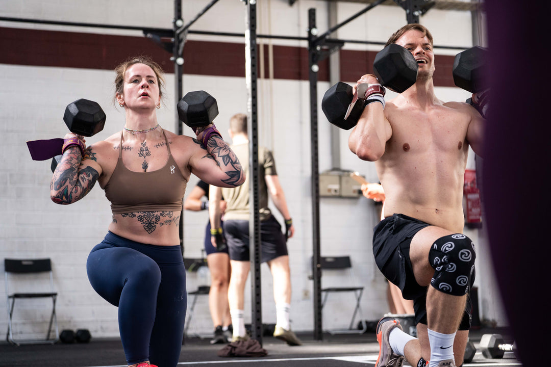 Hier ein Bild von zwei Leuten beim Training bei Animo Forte, Fitness in Braunschweig.